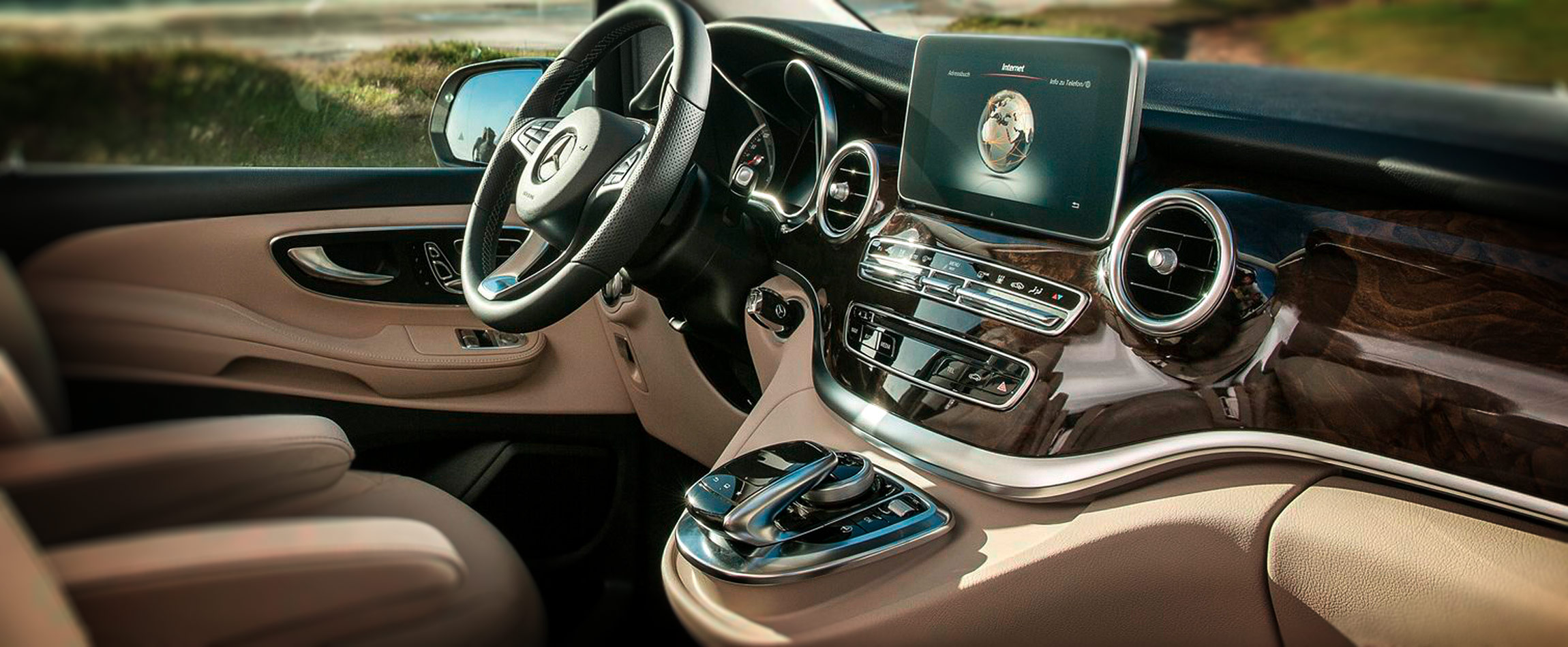 Fahrzeuginterieur mit hochwertigen Kunststoff-Sichtteilen